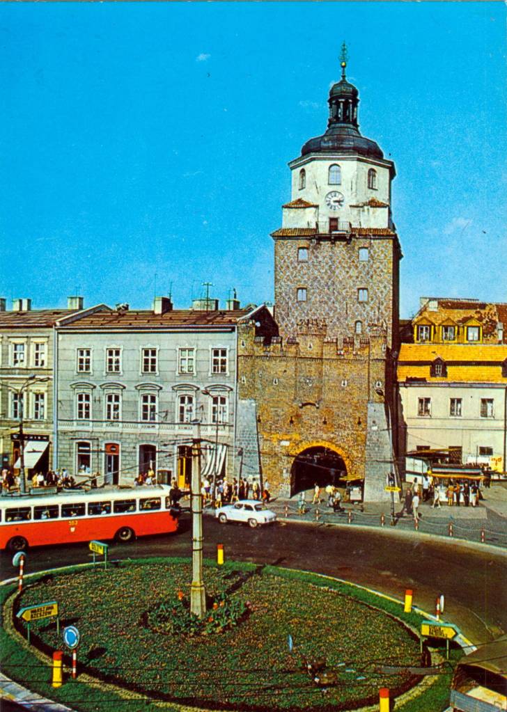 LUBLIN Brama Krakowska z XIV wieku, przebudowana w XVI i XVIII wieku fot. A. Voelinagel Krajowa Agencja Wydawnicza [1974] 